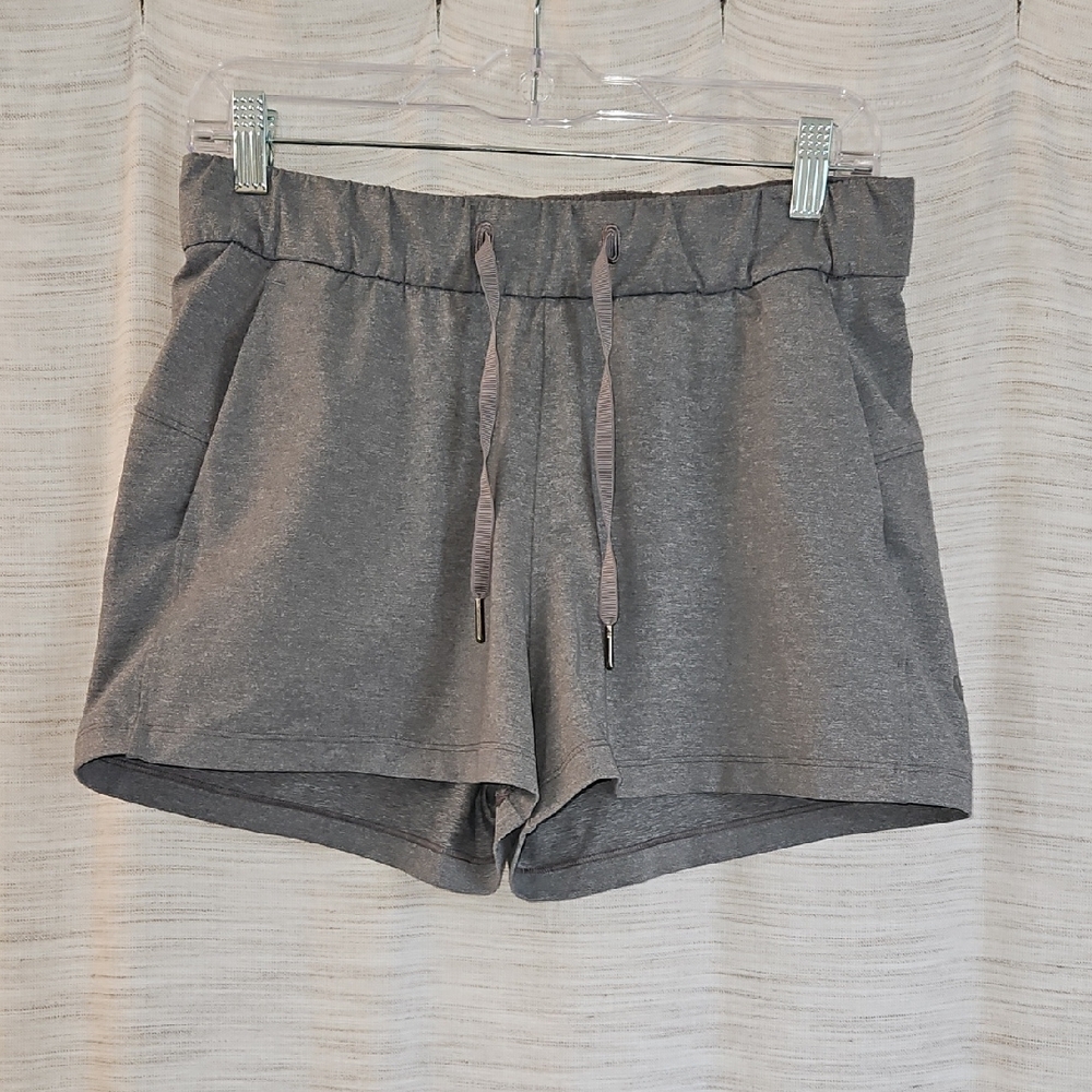 Lululemon Size 6 Shorts